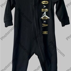 Air Jordan Black Hooded Sleeper Zip Front Sz 24m Yellow White  Jumpman Logo
